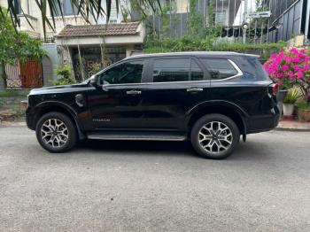 FORD EVEREST 2.0L TITANIUM NHẬP KHẨU 2025 LƯỚT 16.000KM1786525718000_1921776930109827517_g6942579171103842382_d045c646f798872f326fac47a113589d