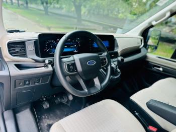 FORD TRANSIT PREMIUM 18 CHỖ SIÊU LƯỚT 2025z7202655733509_499a35de86bbffd6fb59e537f4c39c5c