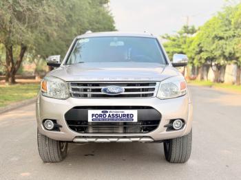 FORD EVEREST 2.5L LIMITED SỐ TỰ ĐỘNG CHẠY 9 VẠN SẢN XUẤT 2015