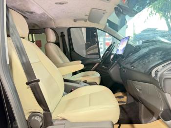 FORD TOURNEO TITANIUM LÊN GHẾ NAPPA 2019z7975321028938_8b1e36cf411b9b97e79fdb9dc08d6655